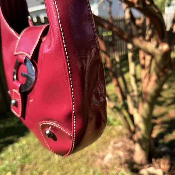 Vintage Red Guess Hobo Bag Chunky Hardware Patent Leather Rare Design - Picture 13 of 16